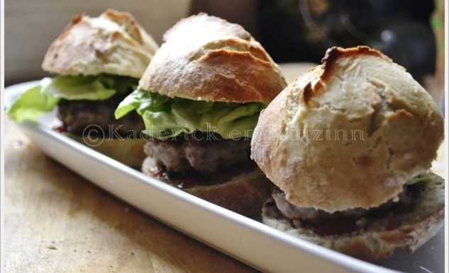 Mini hamburger au porc et aux pommes
