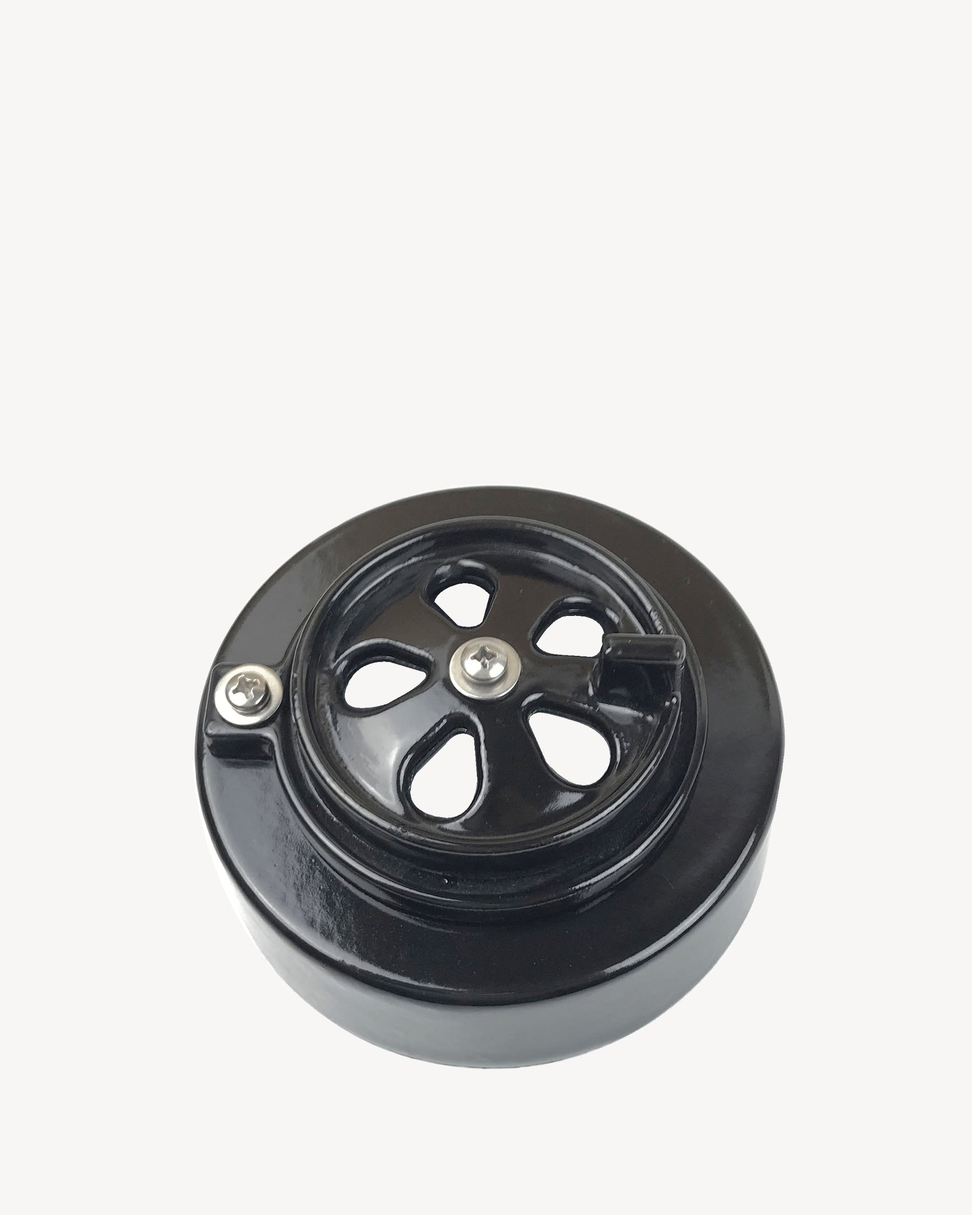 Gusseiserner Kamin zur Luftregulierung des Kamado Kokko