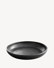 Große runde Platte aus schwarzem Chamba-Ton