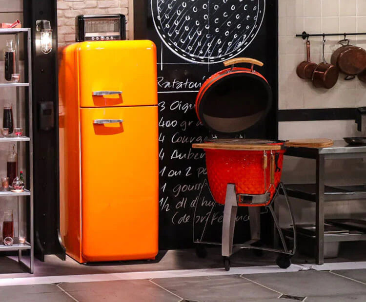 Kamado-Grill Kokko Modell XL in Rot, verwendet in der Sendung Top Chef