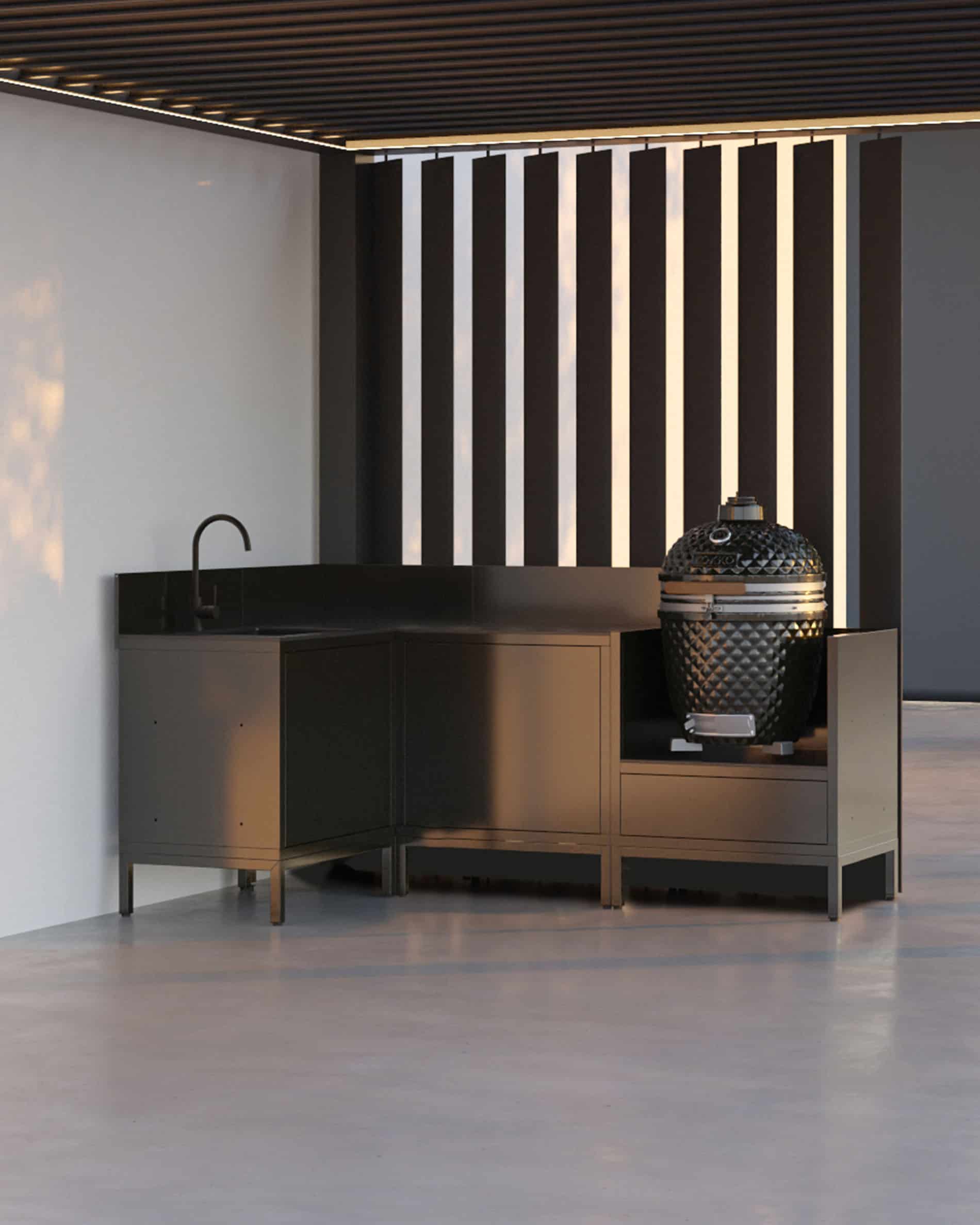 Outdoor-Küche auf Stelzen mit Kamado, schwarze Eckkonfiguration unter Pergola, geschlossene Möbel und integrierte Arbeitsfläche.