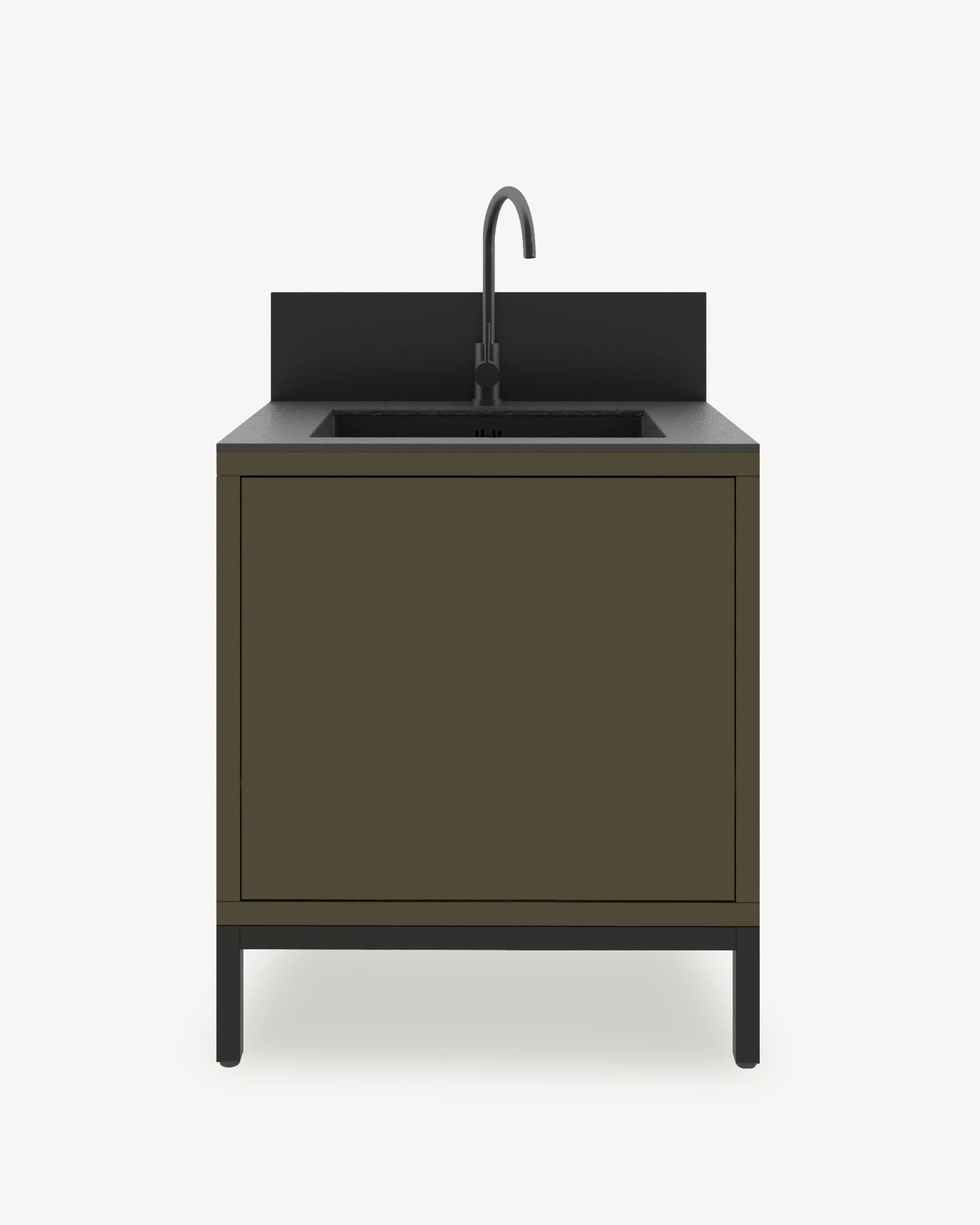 Küchenmodul auf Stelzen mit integriertem Spülbecken, Möbel in Olivgrün mit geschlossenem Stauraum, dunkle Arbeitsplatte und integrierte Rückwand.