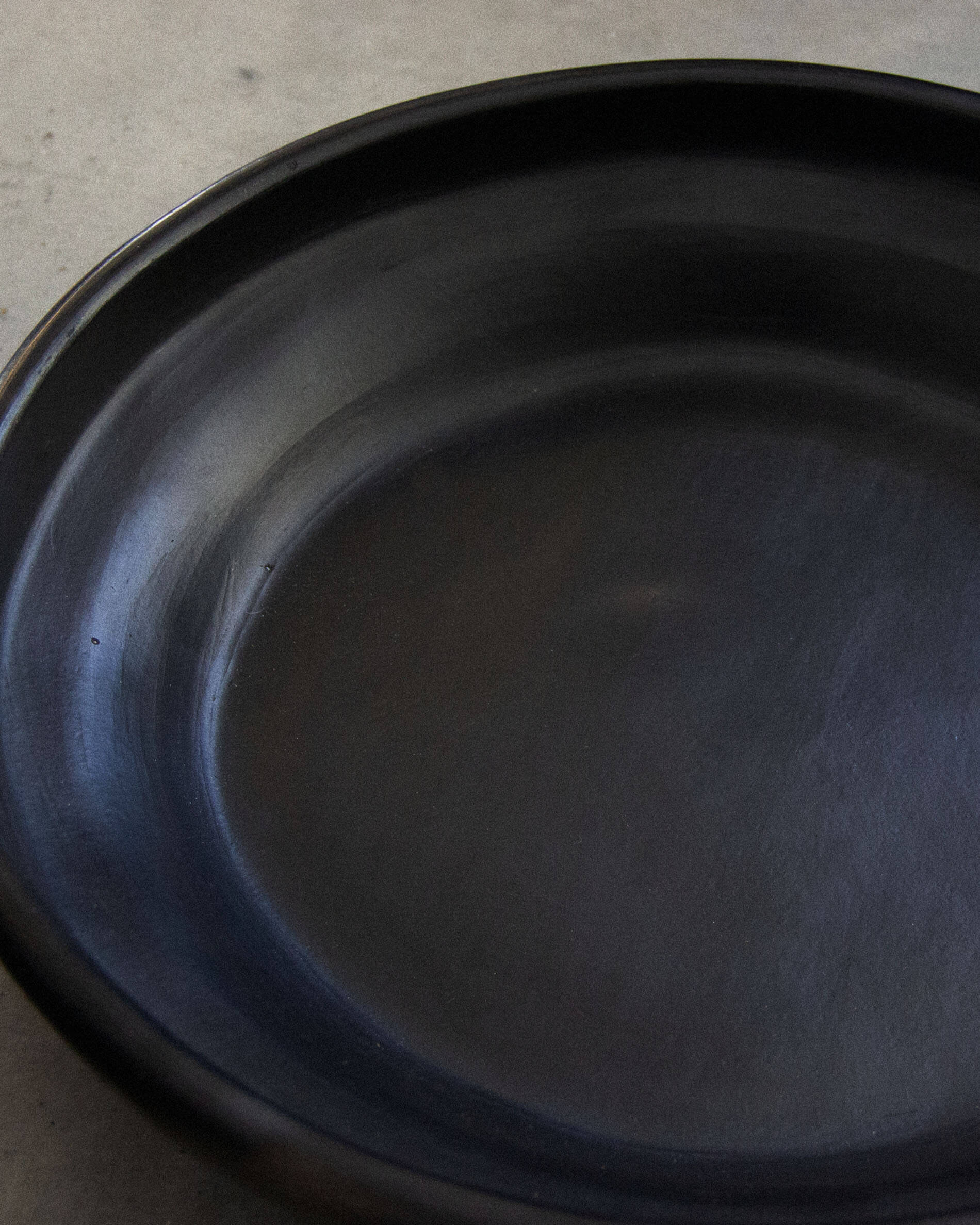 Tajine-Topf aus schwarzem Chamba-Ton