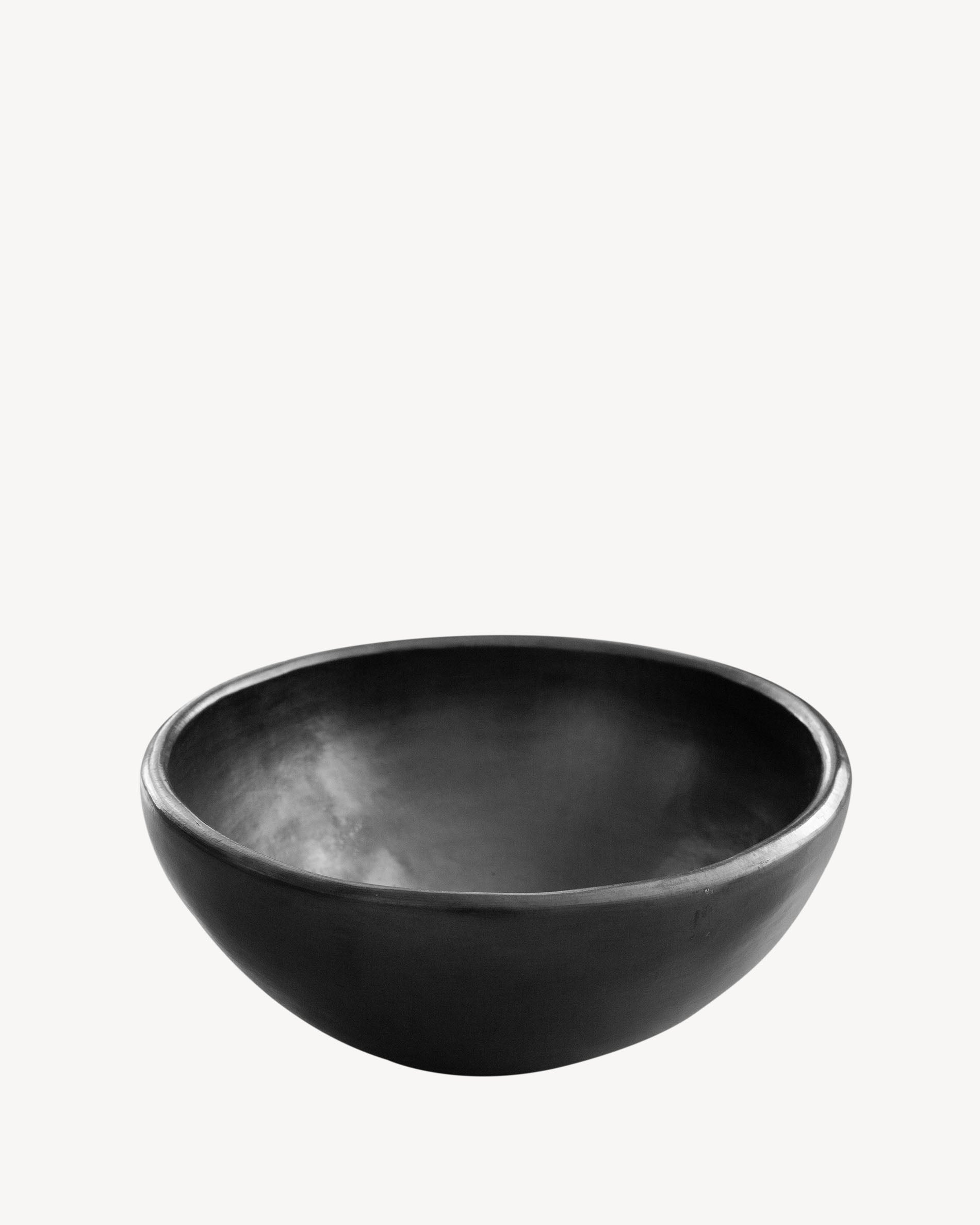 Schwarze Chamba-Tonschale