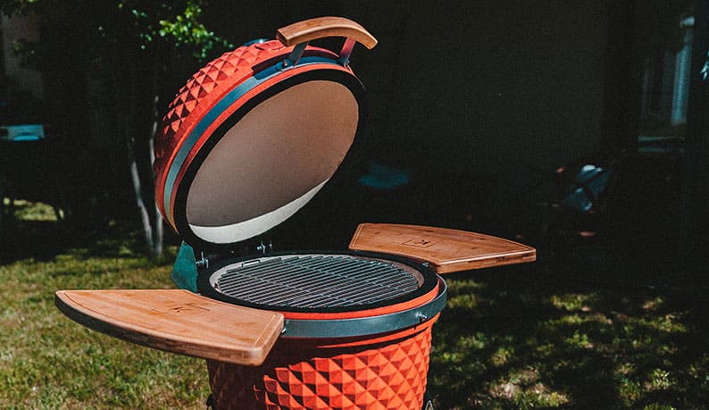 Kamado Kokko rot geöffnet