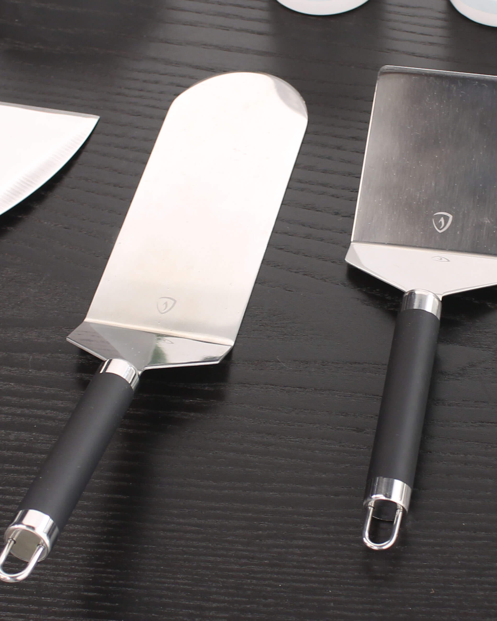 Fischspatel und klassische Spatel